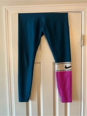 Nike Teal and Pink Colorblock Women’s Leggings with Swoosh